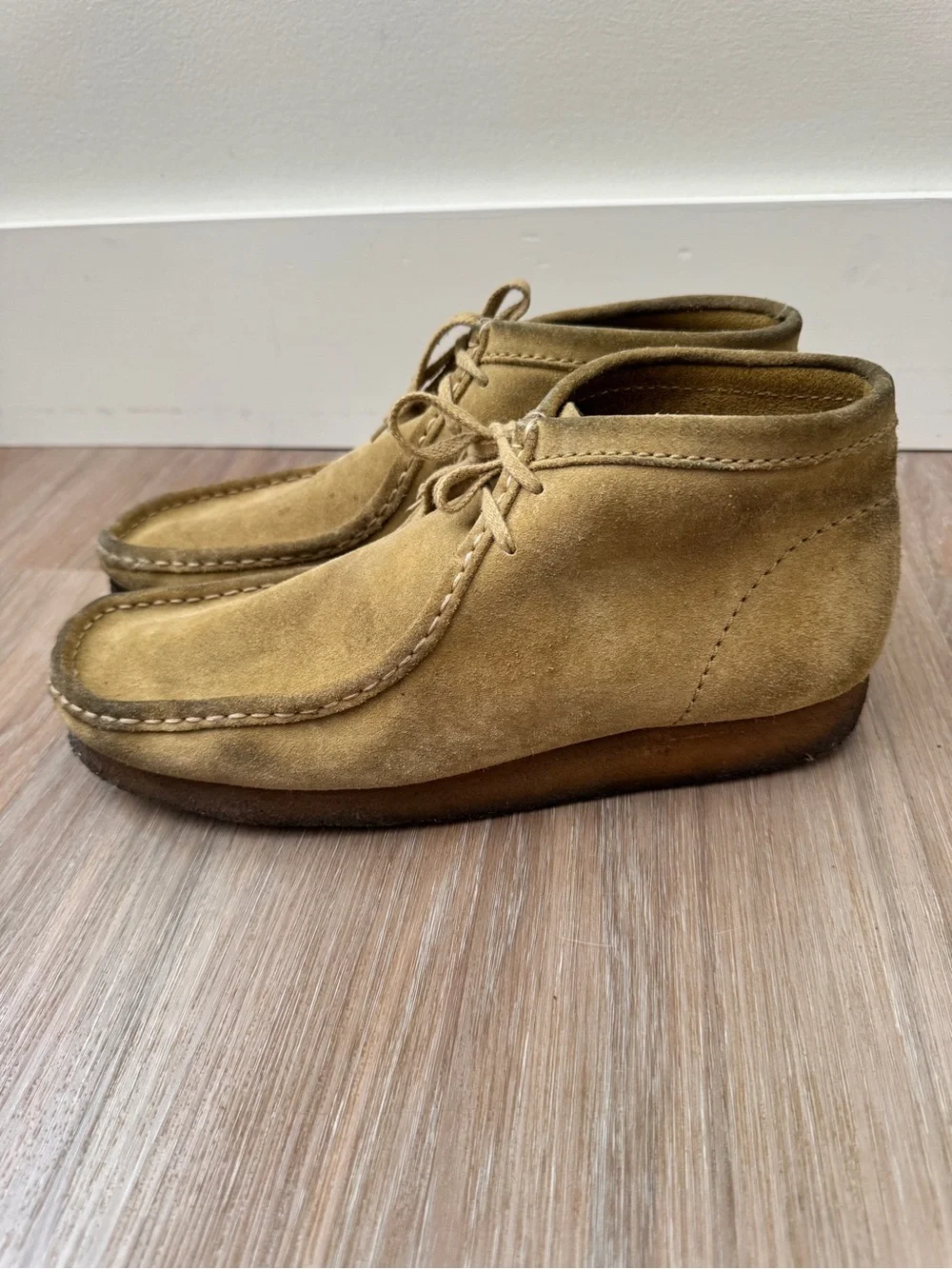 Clarks Originals Wallabee Boots Men’s 12M Tan Suede Crepe Sole Vintage 2014